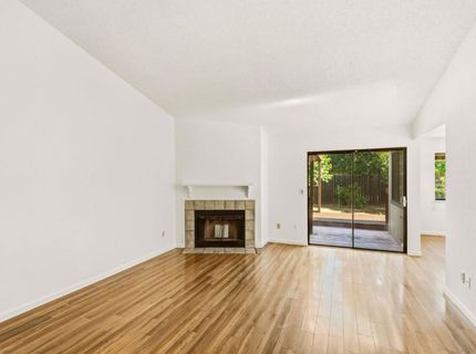 9334 Aizenberg Cir, Elk Grove, CA 95624 Photo