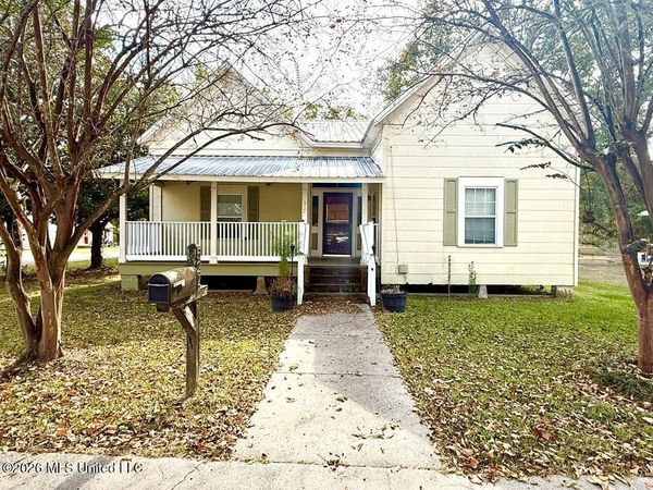 522 E Canal Street, Picayune, MS 39466