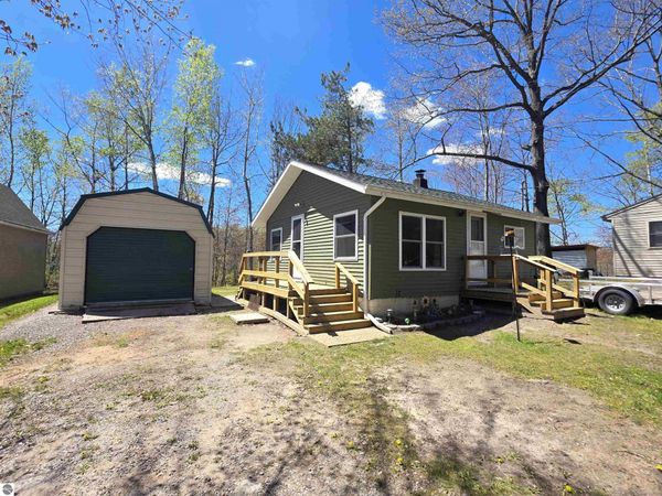4890 Lakeview Drive, Hale, MI 48739