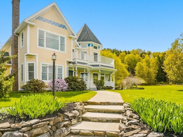 302 Ledge Hill Drive, Georgia, VT 05478