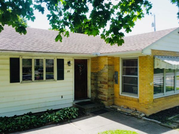 23 State Street , Jeffersonville, OH 43128