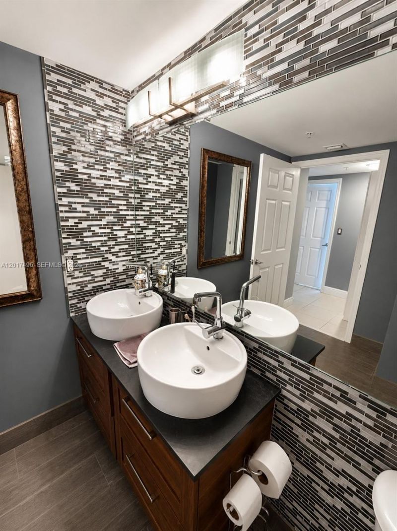 Please Call For Address, Unit 2504, Miami, FL 33131 Photo