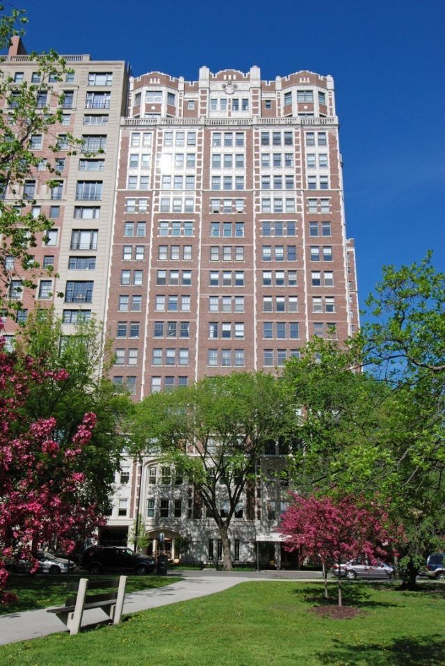 2440 N Lakeview Avenue, Unit 11E, Chicago, IL 60614 Main Photo