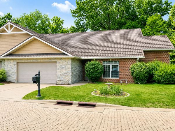 1002 2nd Street Court, Unit NA, Moline, IL 61265