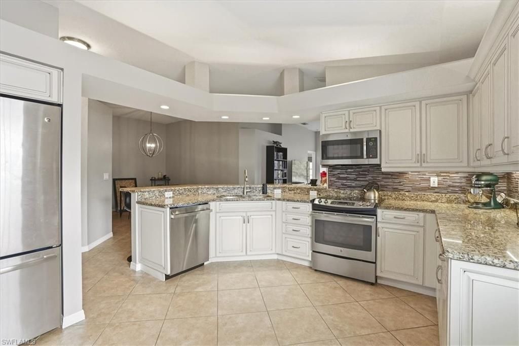 6829 Satinleaf Rd S, Unit 204, Naples, FL 34109 Photo