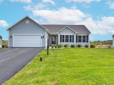 2070 Whisper Ridge Drive, Chittenango, NY 13037
