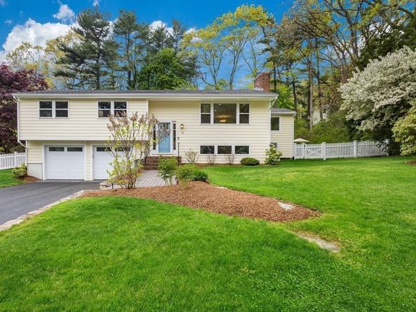 13 Fairview Rd, Medfield, MA 02052