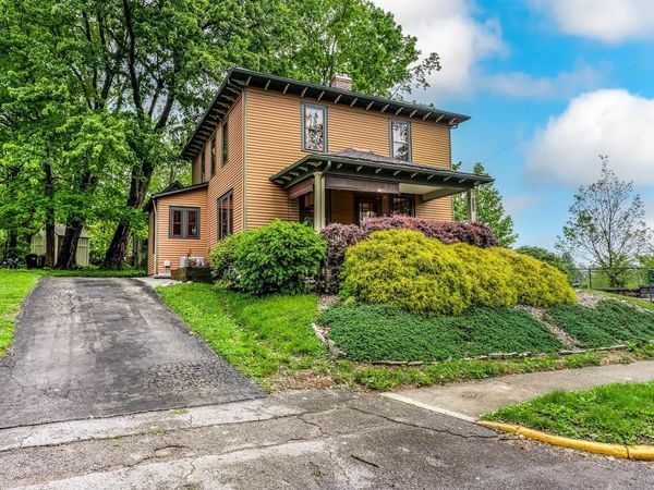 702 W 7th Street, Bloomington, IN 47404