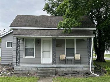 315 W Walnut street, Centerville, IN 47330