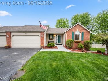 1270 Crystal Pointe Circle, Fenton Twp, MI 48430