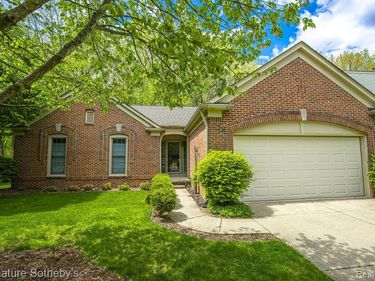 2668 Aubrey Drive, Lake Orion Vlg, MI 48360