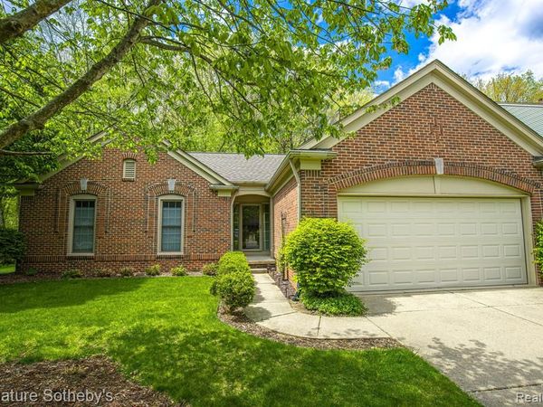 2668 Aubrey Drive, Lake Orion Vlg, MI 48360