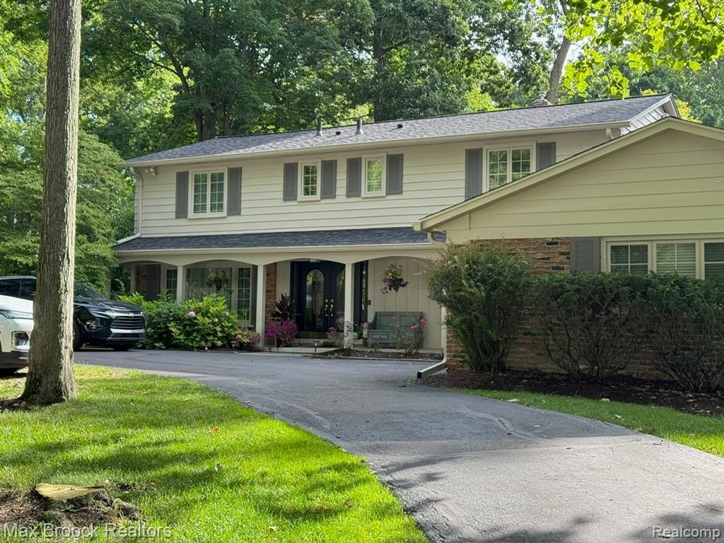 32744 White Oaks Trail, Beverly Hills Vlg, MI 48025 Main Photo