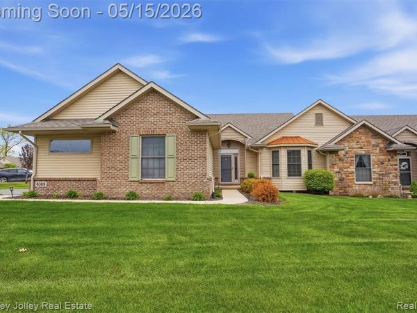 6369 Pasture Lane, Brighton, MI 48116