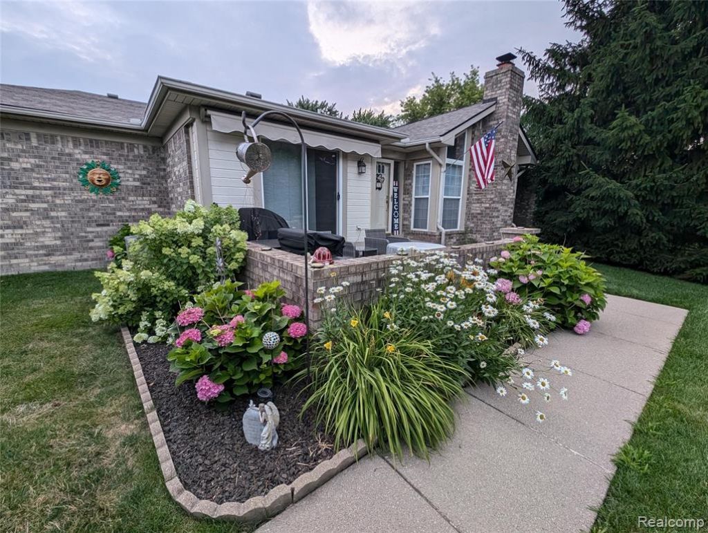 18397 Pleasant Valley Drive, Macomb Township, MI 48044 Main Photo
