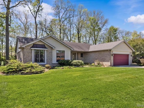 37781 Pickford Drive, Livonia, MI 48152