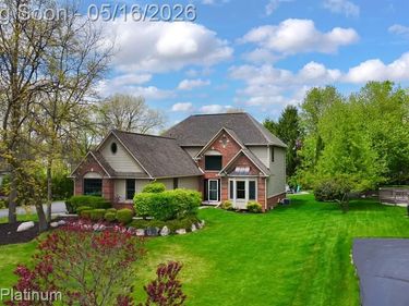 5043 Oak Bluff Court, Genoa Twp, MI 48843