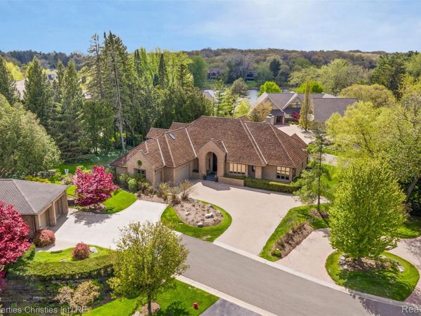 4712 Buckby Cross, Bloomfield Hills, Mi 48302