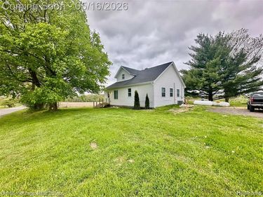 5435 Byron Road, Howell Twp, MI 48855