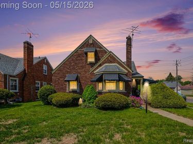 16247 Mansfield Street, Detroit, MI 48235