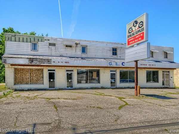 4032 Fenton Road , Flint Twp, MI 48507