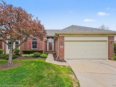 2070 S Red Maple Lane S, Commerce Twp, MI 48390