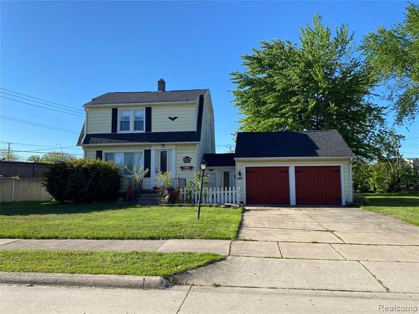 21258 Bon Heur Street, St. Clair Shores, MI 48081