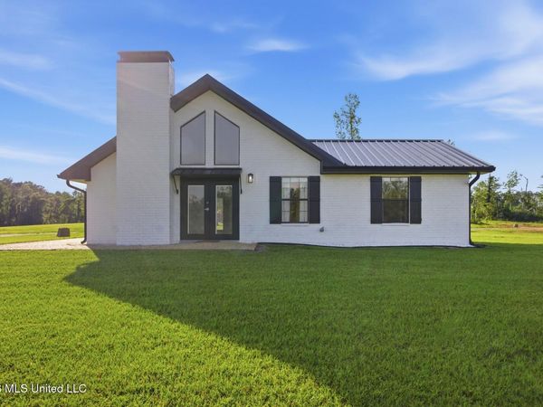 8165 Silver Drive, Tylertown, MS 39667