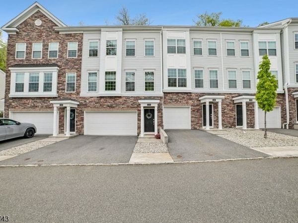 1304 Parkview Ln, Rockaway, NJ 07866