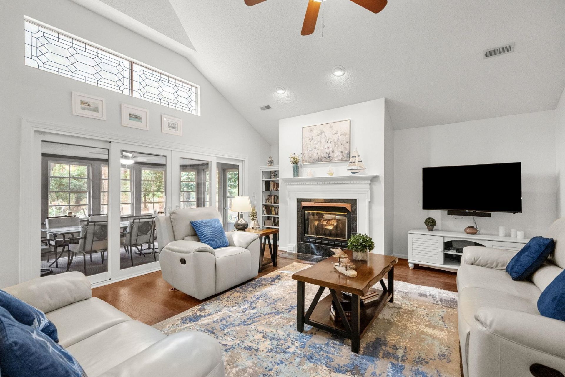 3119 Michelle Ct. Photo 4