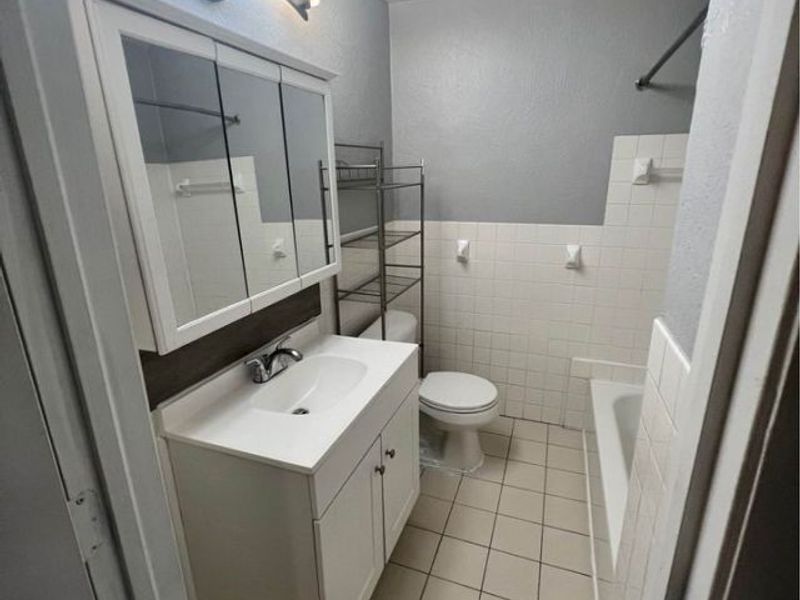 23755 Banbury Circle, Warrensville Heights, OH 44128 Photo 9