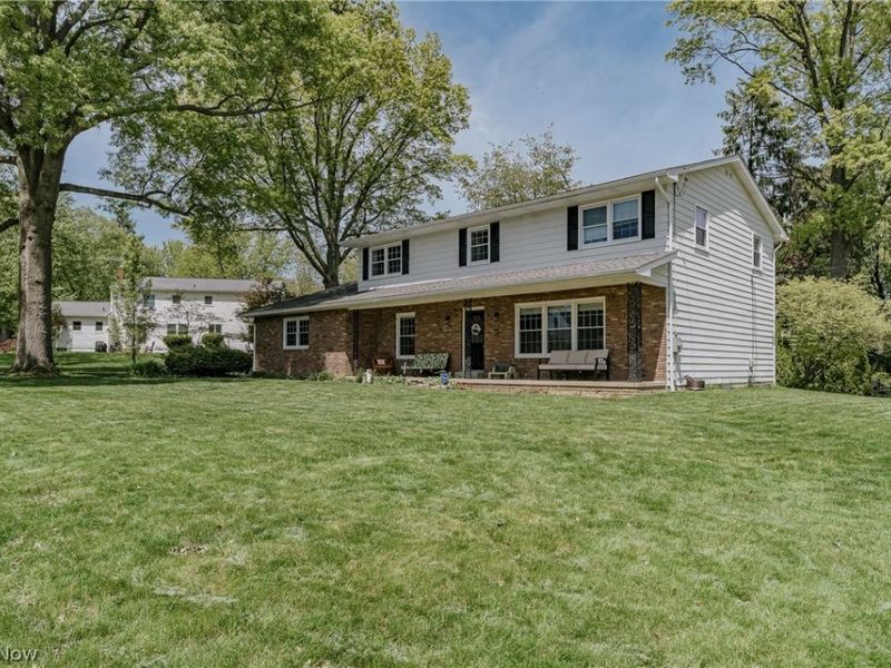 136 Blue Hill Lane, Fairlawn, OH 44333 Photo 2