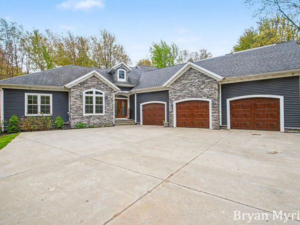 3355 Palmer Drive, Saugatuck, MI 49453