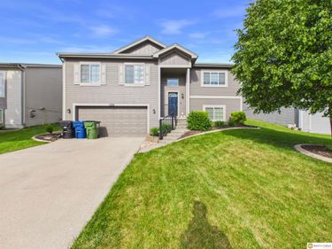 8014 S 190th Avenue , Gretna, NE 68136