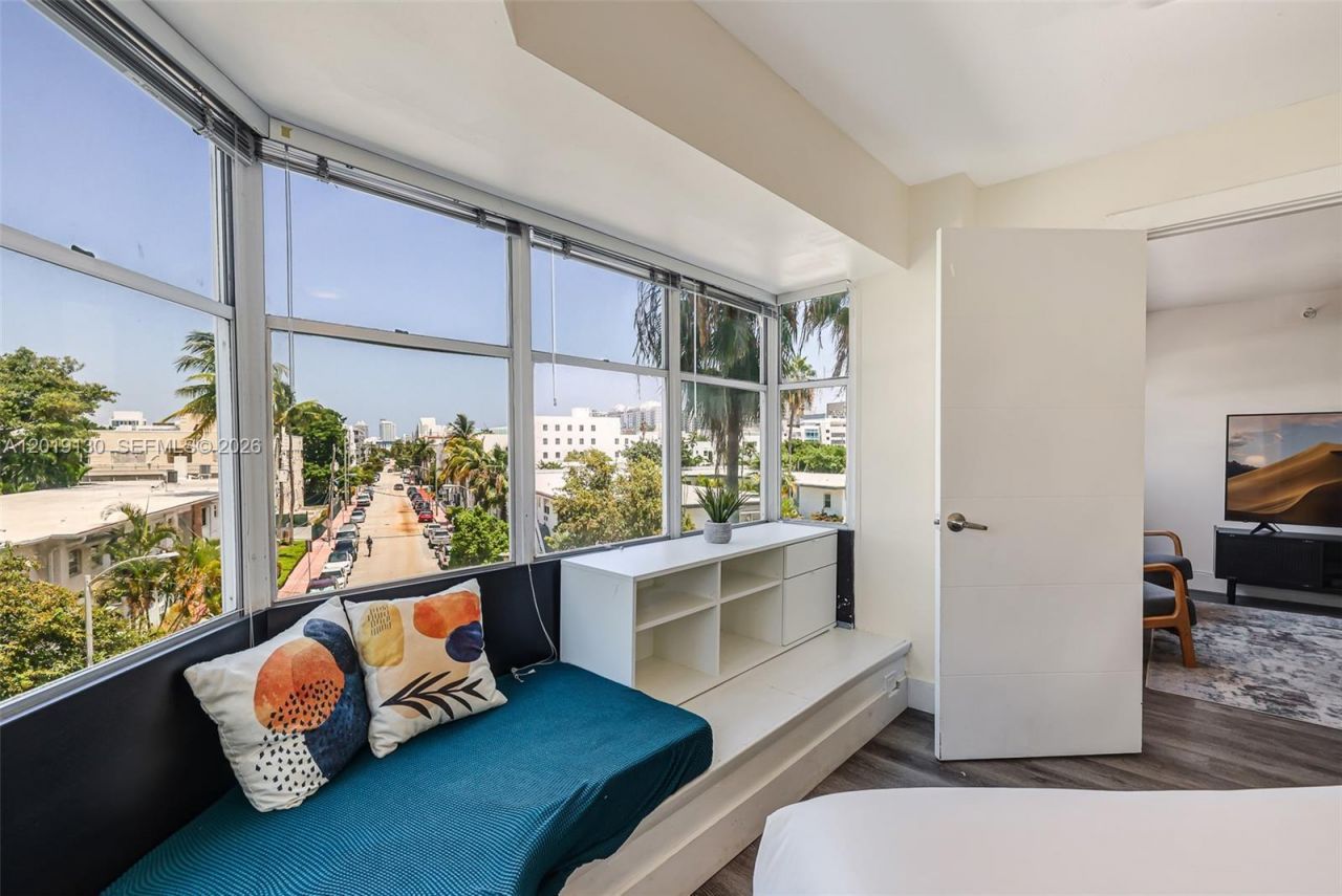 1881 Washington Ave , Unit 4B, Miami Beach, FL 33139 Photo