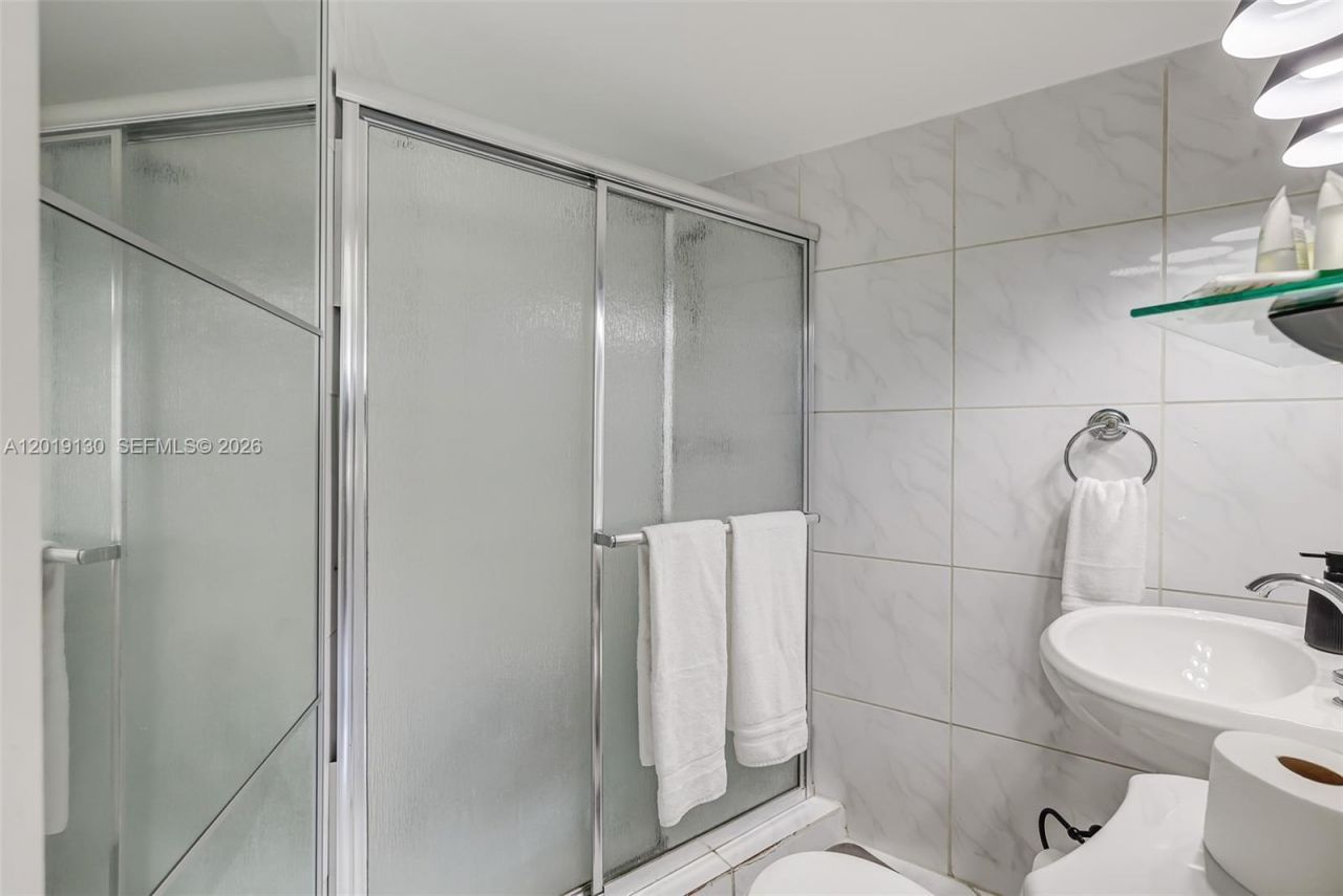 1881 Washington Ave , Unit 4B, Miami Beach, FL 33139 Photo