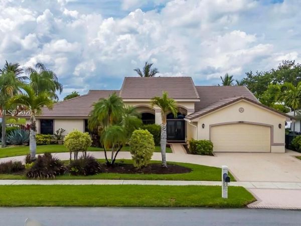 19831 NW 4th St, Pembroke Pines, FL 33029