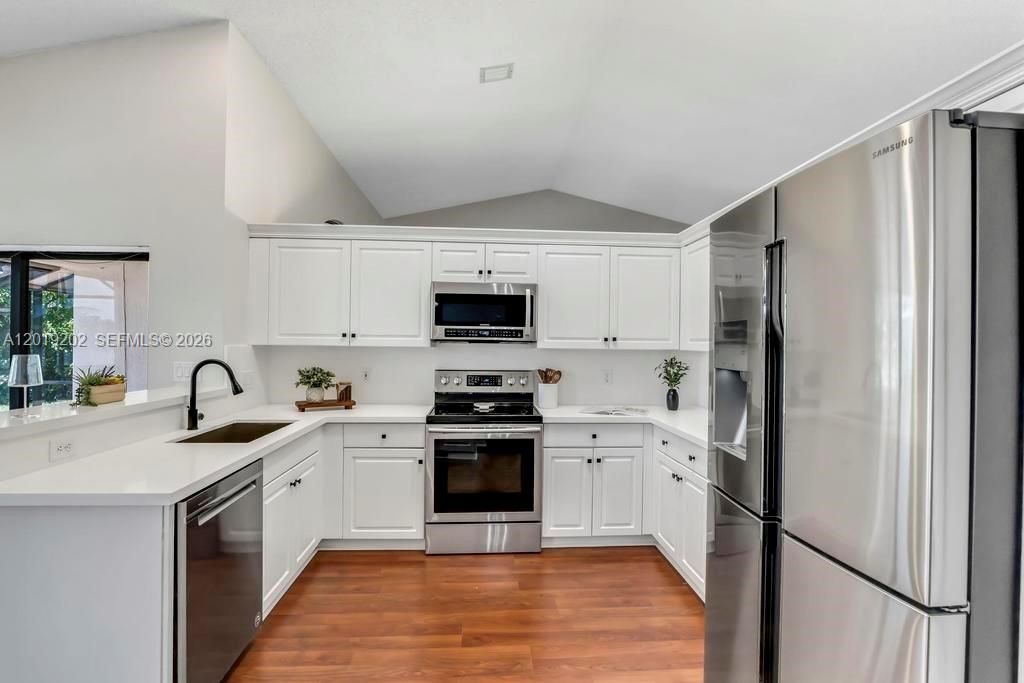 19831 NW 4th St, Pembroke Pines, FL 33029 Photo
