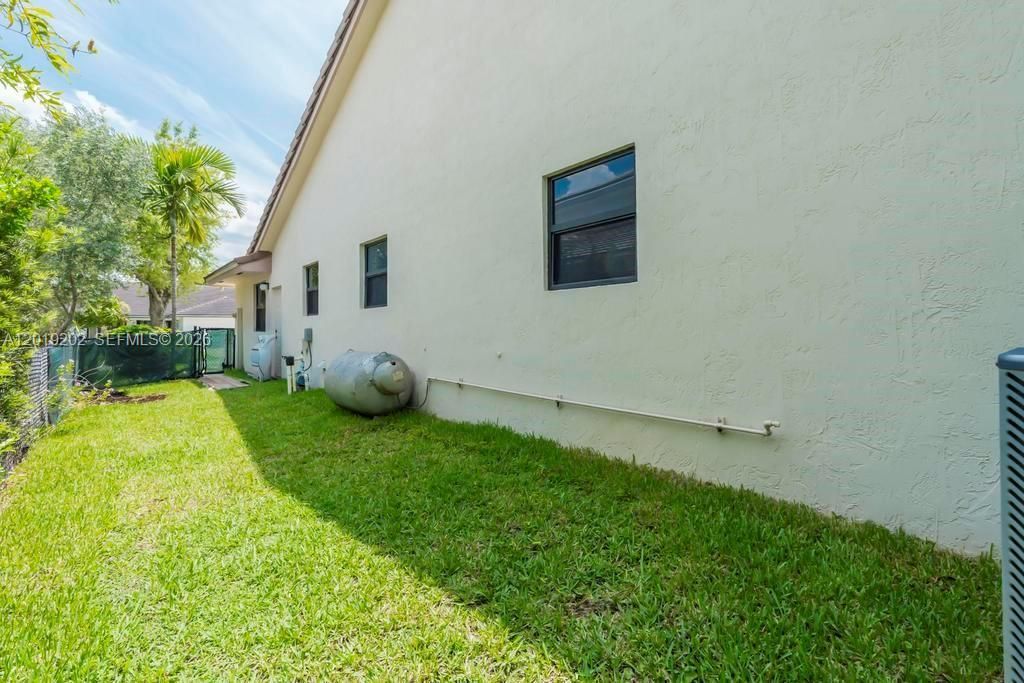 19831 NW 4th St, Pembroke Pines, FL 33029 Photo