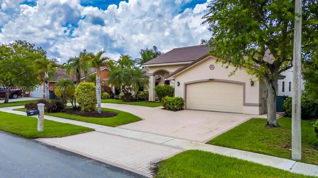 19831 NW 4th St, Pembroke Pines, FL 33029 Photo