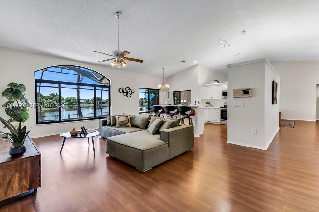 19831 NW 4th St, Pembroke Pines, FL 33029 Photo