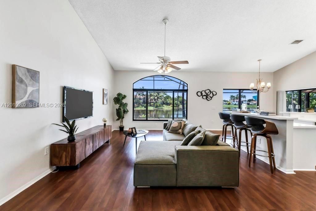 19831 NW 4th St, Pembroke Pines, FL 33029 Photo