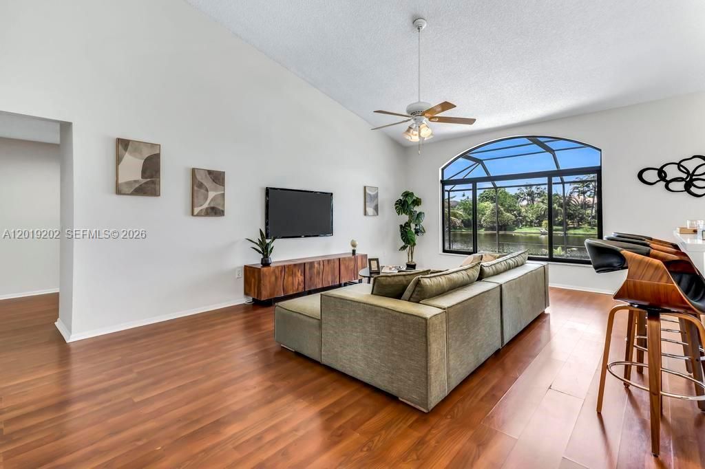19831 NW 4th St, Pembroke Pines, FL 33029 Photo