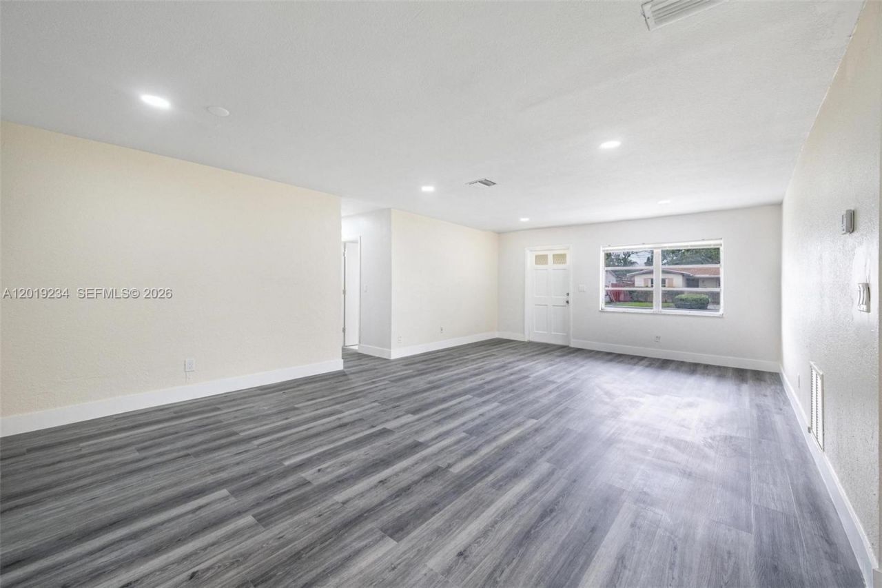 3337 NW 23rd Ct, Lauderdale Lakes, FL 33311 Photo