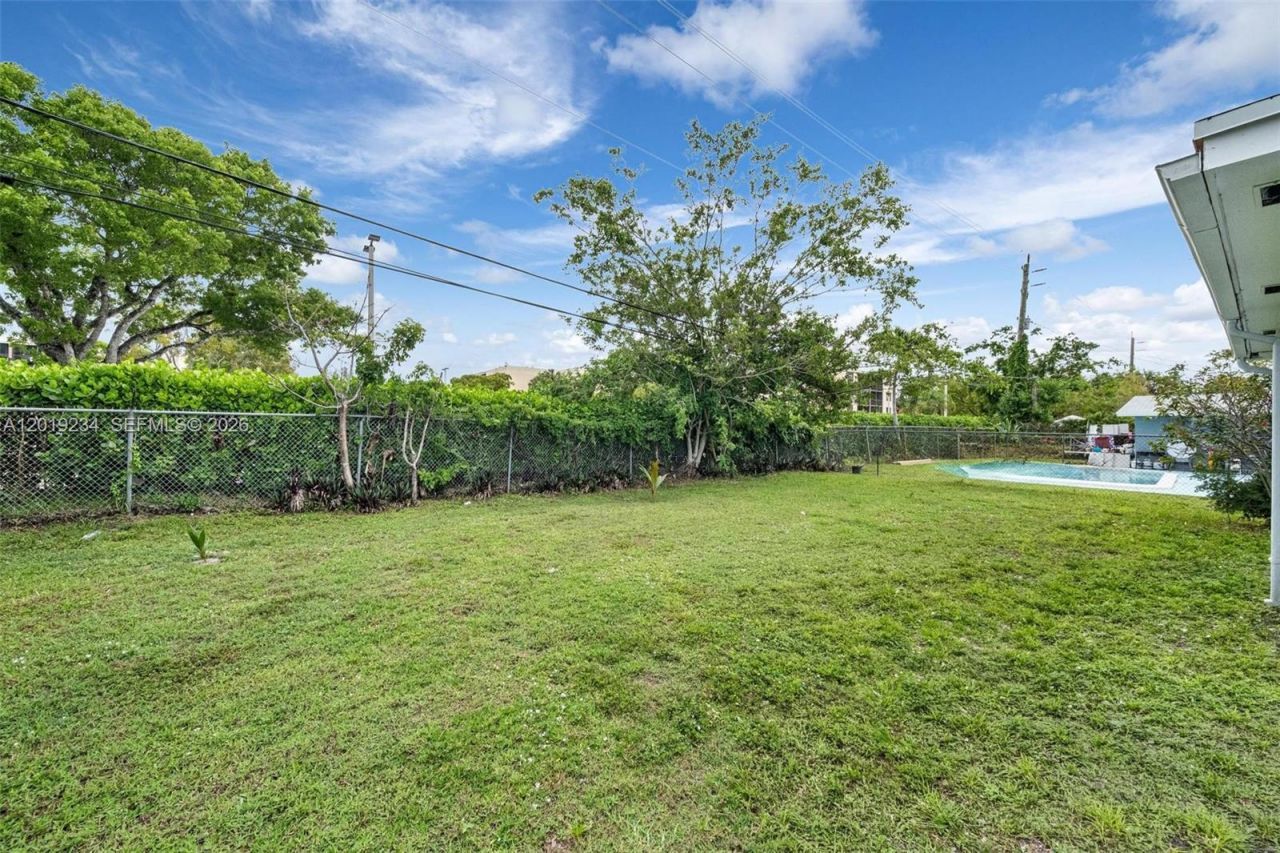 3337 NW 23rd Ct, Lauderdale Lakes, FL 33311 Photo