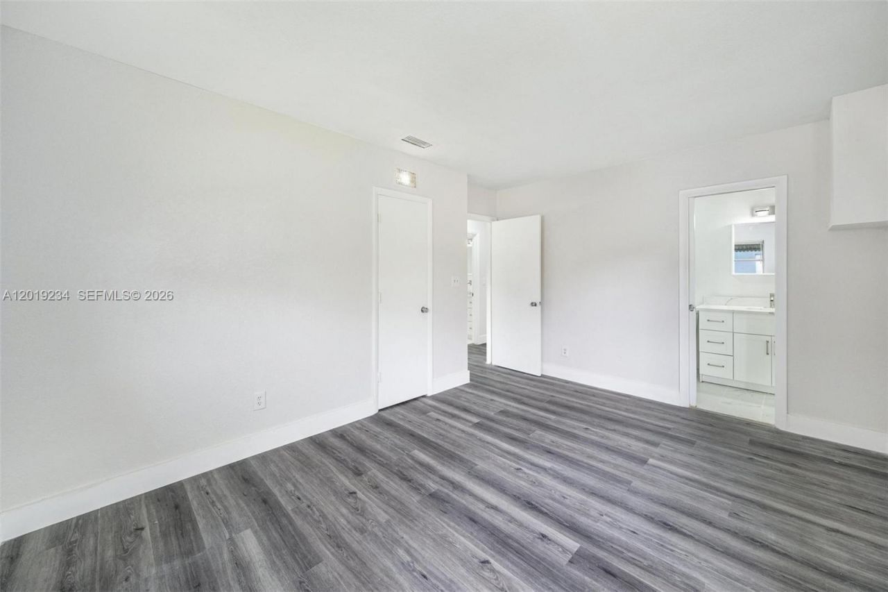3337 NW 23rd Ct, Lauderdale Lakes, FL 33311 Photo