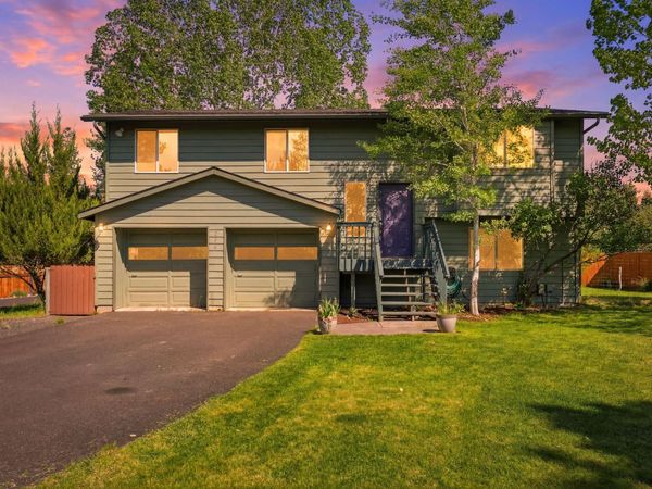 220 N Rope Place, Sisters, OR 97759