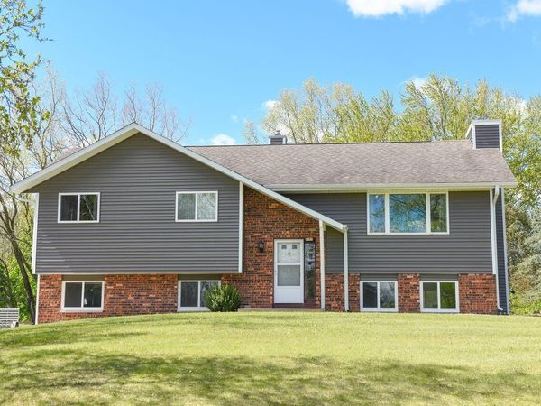 4107 Scarborough Dr, Richfield, WI 53076