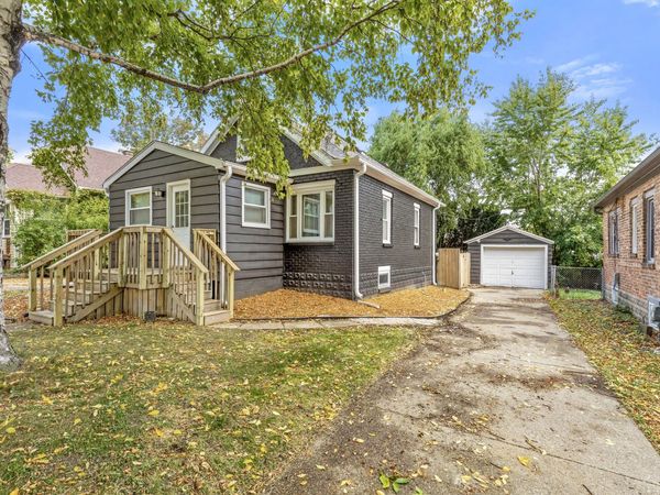 606 S 94th Pl, Milwaukee, WI 53214