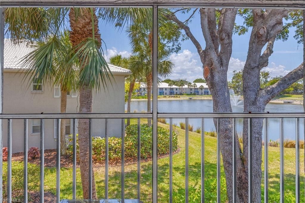 822 Gulf Pavillion Dr, Unit 202, Naples, FL 34108 Photo